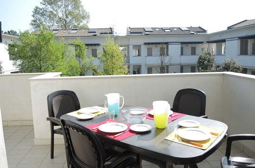 Photo 7 - Lovely Flat With Swimming Pool in Bibione