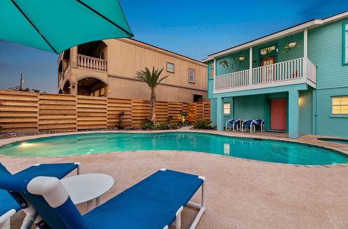 Photo 33 - Luxury Beach House With Pool, Hot Tub and Grilling Station