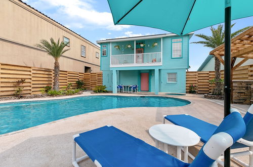 Photo 1 - Luxury Beach House With Pool, Hot Tub and Grilling Station