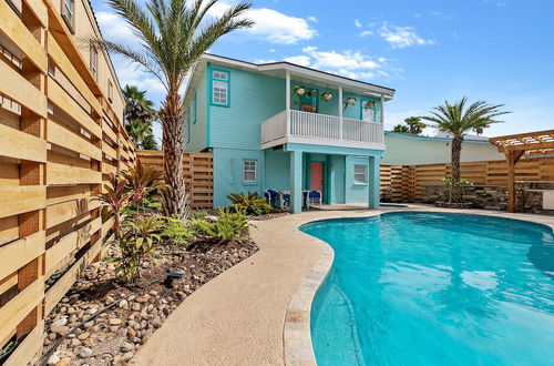 Photo 31 - Luxury Beach House With Pool, Hot Tub and Grilling Station