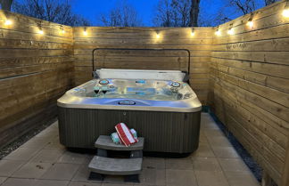 Foto 1 - Stylish Home - Lrg Yard With Games Grill & Hot Tub