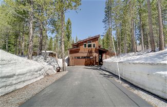 Photo 2 - Luxurious Tahoe Donner Home w/ Golf Course Views