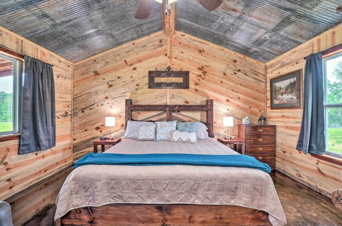 Foto 17 - Updated Studio Cabin in Ozark - Mountain View