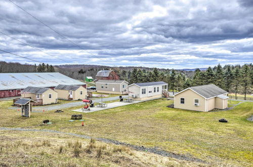 Photo 3 - Pleasant Mount Studio w/ Pool Access, Near Skiing