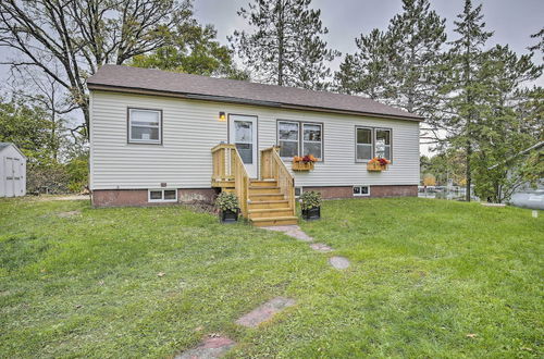 Photo 7 - Birchwood Cottage With Red Cedar Lake Access