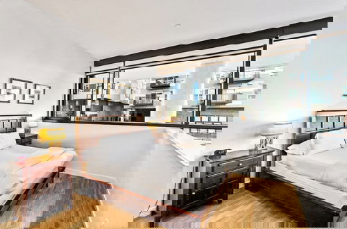 Photo 5 - Airy and Open Corner Loft - 92 Walkscore
