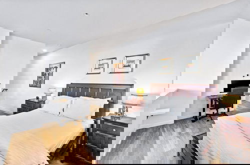 Photo 2 - Airy and Open Corner Loft - 92 Walkscore