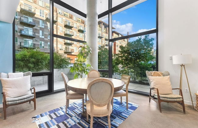 Airy and Open Corner Loft - 92 Walkscore - Foto 14