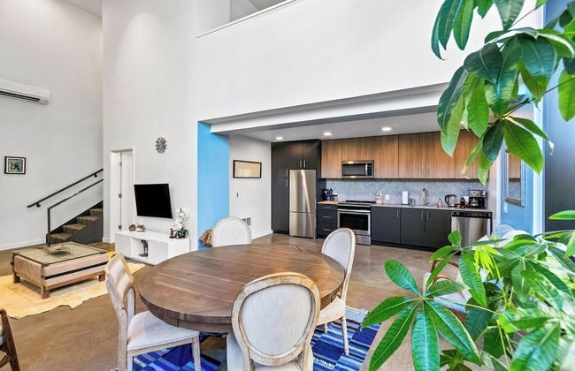 Airy and Open Corner Loft - 92 Walkscore - Foto 12