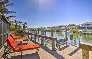 Foto 1 - Tropical Apollo Beach House w/ Pool & Dock