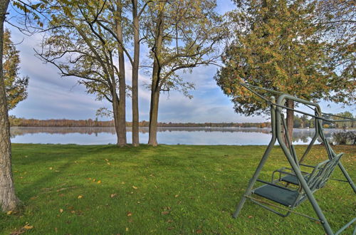 Foto 3 - Quintessential Lake George House w/ BBQ & Fire Pit