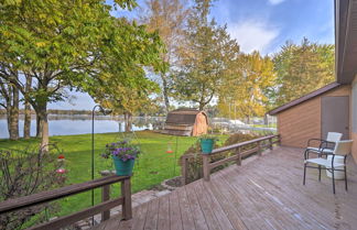 Foto 1 - Quintessential Lake George House w/ BBQ & Fire Pit