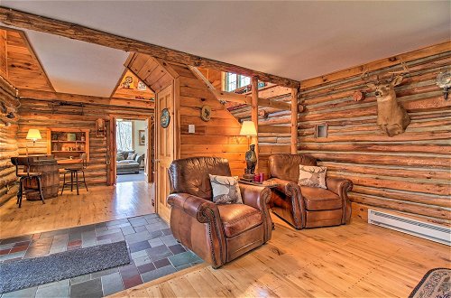 Foto 17 - Spacious Mtn Cabin on 7 Private Acres in Athol