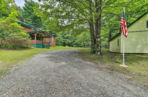 Foto 15 - Spacious Mtn Cabin on 7 Private Acres in Athol