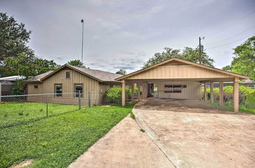 Foto 31 - Possum Kingdom Lakefront Home w/ Patio & Dock