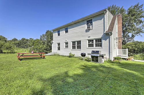 Photo 12 - Hampton 'quiet Corner Cottage' w/ Fireplace & Yard