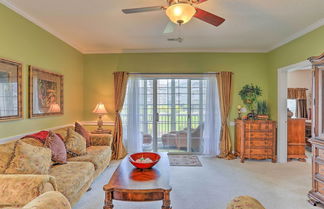 Foto 1 - Myrtle Beach Condo w/ Community Pool Views