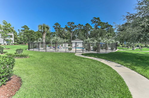 Foto 13 - Myrtle Beach Condo w/ Community Pool Views