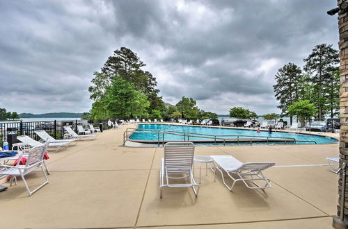 Foto 6 - Condo on Lake Keowee w/ Resort Amenities & Pool