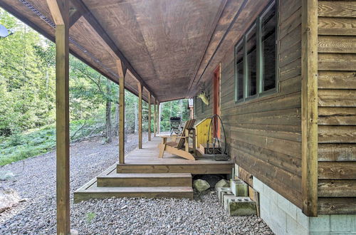 Foto 8 - Waterfront Cottage w/ Dock on Papoose Lake