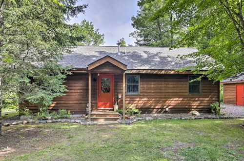 Foto 2 - Waterfront Cottage w/ Dock on Papoose Lake