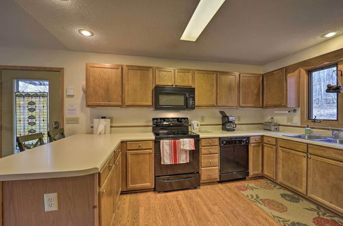 Photo 30 - Warm Wooded Cabin w/ 2-story Deck + Mountain View