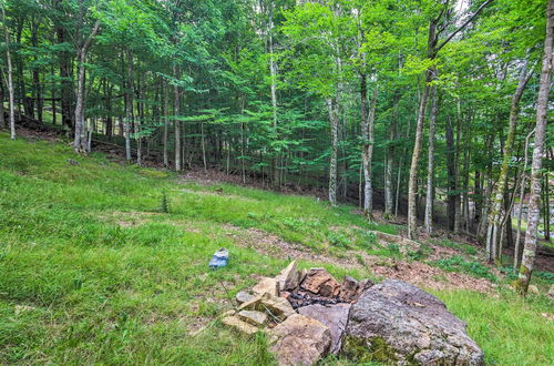 Foto 20 - Warm Wooded Cabin w/ 2-story Deck + Mountain View