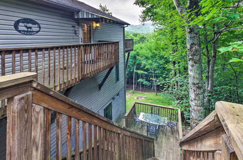 Foto 5 - Warm Wooded Cabin w/ 2-story Deck + Mountain View