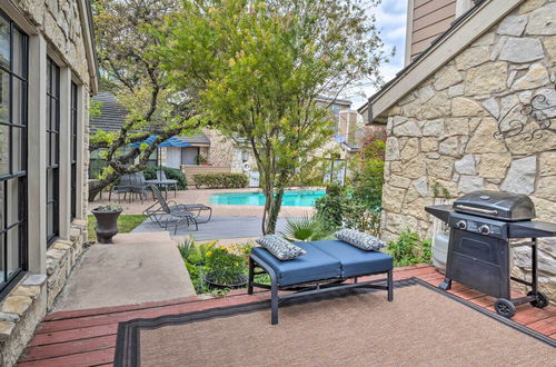 Foto 9 - Horseshoe Bay Townhome w/ Patio & Outdoor Pool