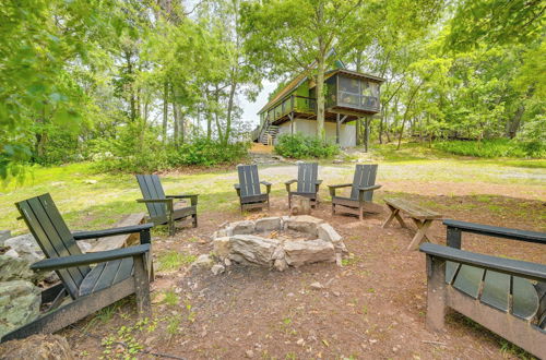 Foto 29 - Cozy Great Cacapon Cabin w/ Mountain Views