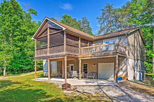 Photo 11 - Charming Getaway w/ Lake Cumberland Views