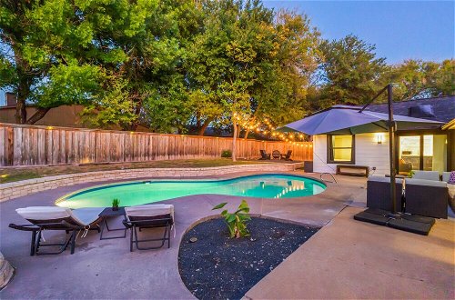 Foto 45 - Luxury Austin Home w/ Game Room & Fire Pit