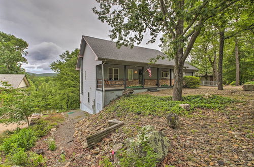 Photo 21 - Lakeside Hot Springs Retreat w/ Kayaks & Boat Dock