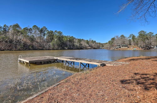 Foto 10 - Riverfront Shelby Home w/ Private Boat Dock