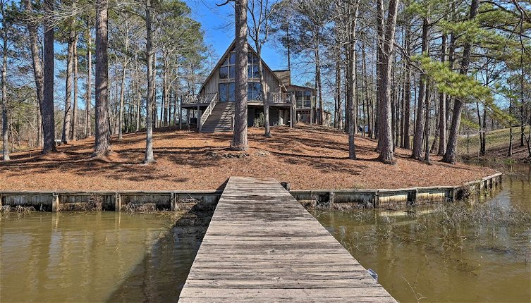 Foto 1 - Riverfront Shelby Home w/ Private Boat Dock