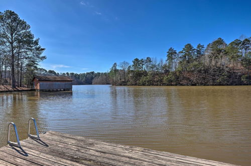 Foto 21 - Riverfront Shelby Home w/ Private Boat Dock