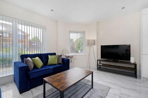 Photo 18 - Oxford Rd 2 Bed Serviced Apartment