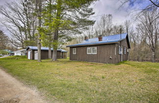 Photo 2 - Rustic River View Cabin w/ Fire Pit, Games & Grill