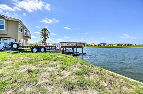 Photo 37 - Waterfront Corpus Christi Townhome w/ Pool & Dock