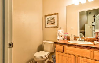 Photo 2 - Waterfront Corpus Christi Townhome w/ Pool & Dock