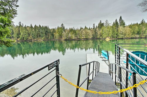 Photo 11 - Dreamy Bayfront Cabin w/ View, Dock & Kayaks