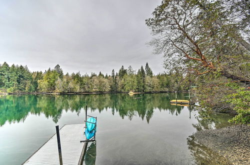 Foto 6 - Dreamy Bayfront Cabin w/ View, Dock & Kayaks