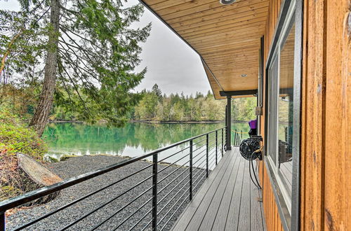 Photo 15 - Dreamy Bayfront Cabin w/ View, Dock & Kayaks