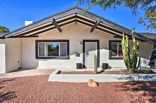 Photo 9 - Stylish Phoenix Home w/ Patio + Outdoor Oasis