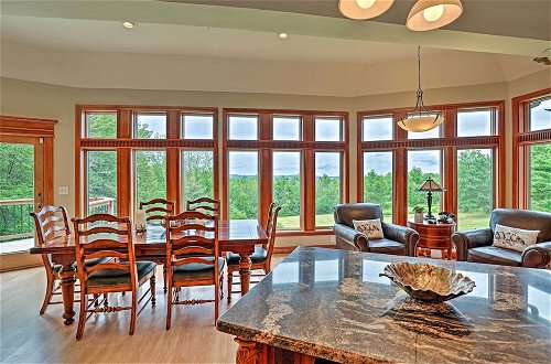 Foto 9 - Luxurious Finger Lakes Home w/ Game Room & Deck