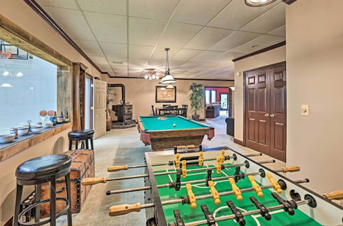 Foto 39 - Luxurious Finger Lakes Home w/ Game Room & Deck