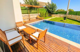 Photo 3 - Villa w Pool Jacuzzi 5 min to Marina in Antalya