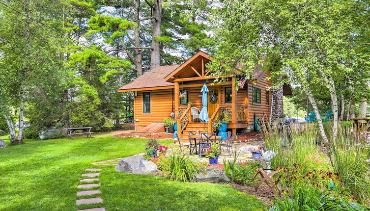 Foto 1 - Lakefront Cabin w/ Private Dock & Fire Pit