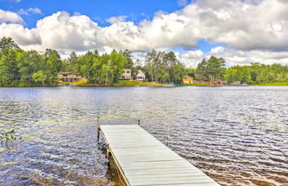 Foto 2 - Lakefront Cabin w/ Private Dock & Fire Pit