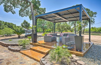 Foto 1 - Luxe Granite Bay Home w/ Hot Tub, Fire Pits